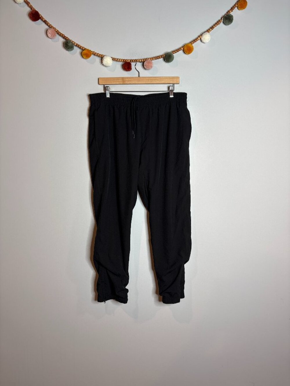 Old Navy black double lined wind athletic pants